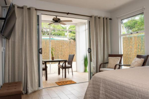 Romantic Beach Getaway Studio 1st Floor